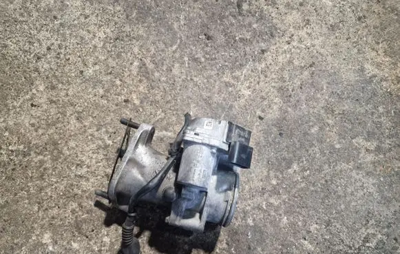 Audi A6 S6 C5 4B Throttle valve 059128063E