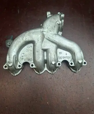 Volkswagen PASSAT B6 Intake manifold 03G129713K