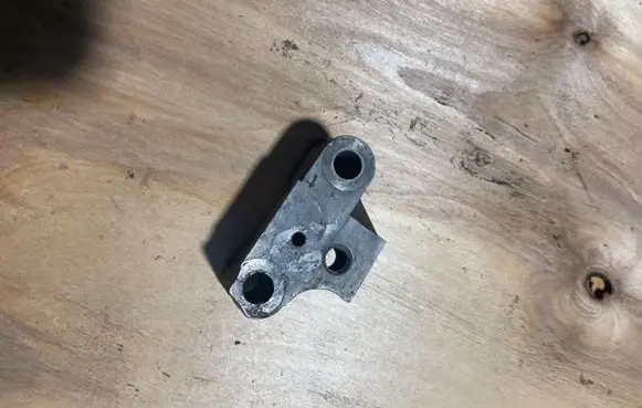 Mitsubishi Pajero Camshaft holder 