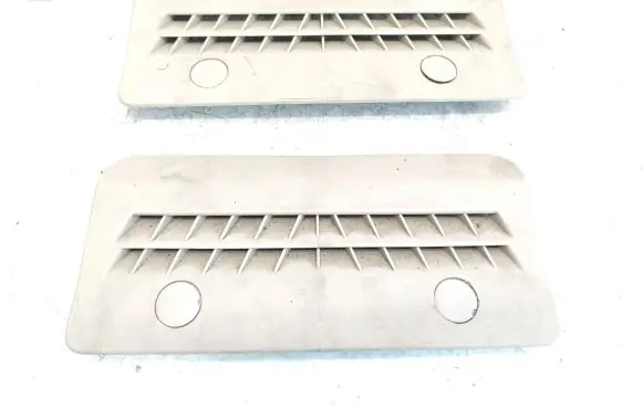 Rear air vent grill
