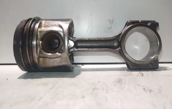 Renault Trafic III (X82) Piston 