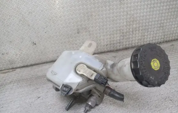 Mitsubishi Lancer VIII Master brake cylinder 03350890011