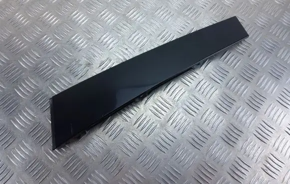 Skoda Superb B6 (3T) Front door glass trim molding 3T0837902R