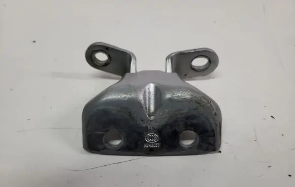 KIA Ceed Front door lower hinge 