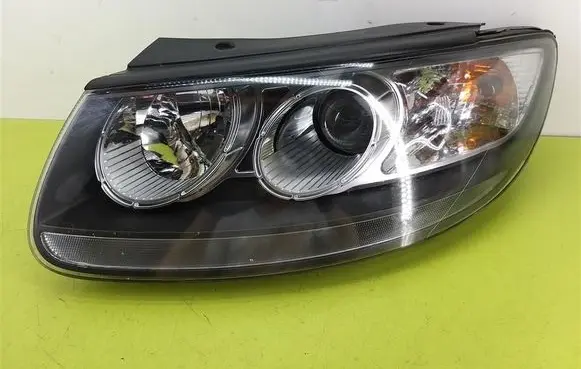 Hyundai Santa Fe Headlight/headlamp 921012B