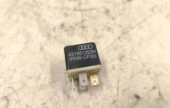 Audi A4 S4 B5 8D Other relay 431951253H