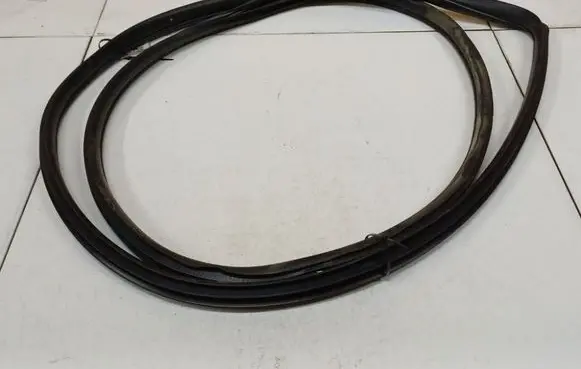 Mazda 6 Rubber seal front coupe door 
