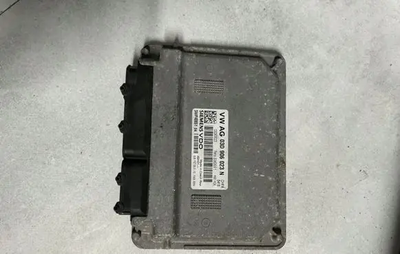 Skoda Fabia Mk2 (5J) Engine control unit/module 03D906023N