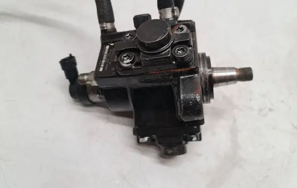 Opel Zafira B Fuel injection high pressure pump 0445010156 0055206679 10000100578