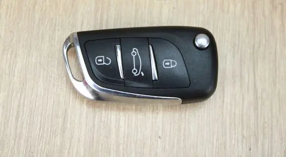 Chevrolet Orlando Ignition key/card 