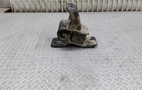 Mitsubishi Pajero Gearbox mount