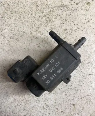 Volvo XC70 Turbo solenoid valve 30611668 04T131 72224010