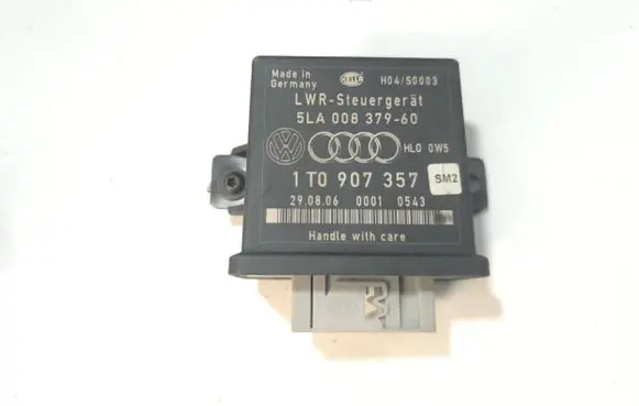 Volkswagen Golf V Light module LCM 1T0907357 00010543 5LA00837960