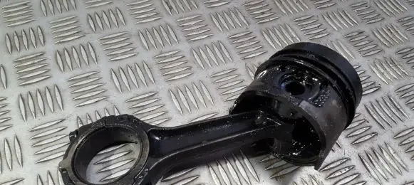 Renault Megane I Piston with connecting rod