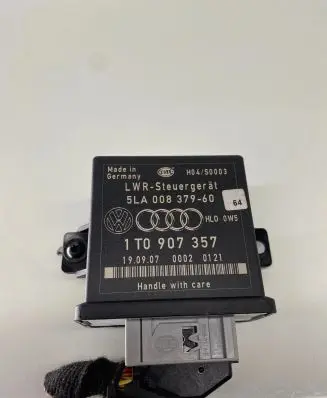 Volkswagen Golf V Light module LCM 1T0907357 5LA008379