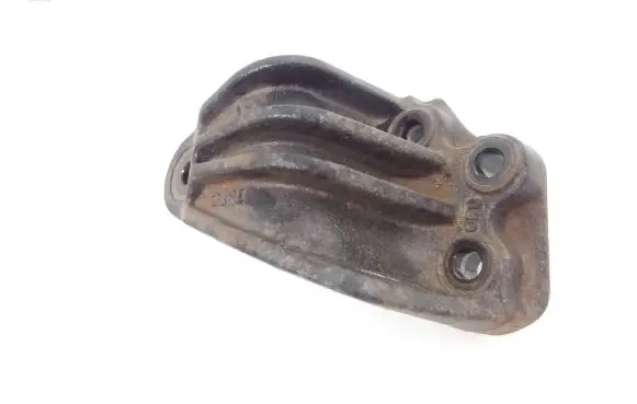 Hyundai Tucson TL Engine mounting bracket