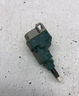 Volkswagen Touareg I Brake pedal sensor switch 7L6945511