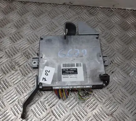 Toyota Prius (XW20) Engine control unit/module 8966147120 2751005471