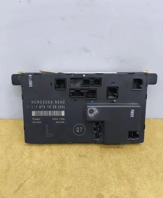 Mercedes-Benz E W211 Door control unit/module 2118701326 00401708