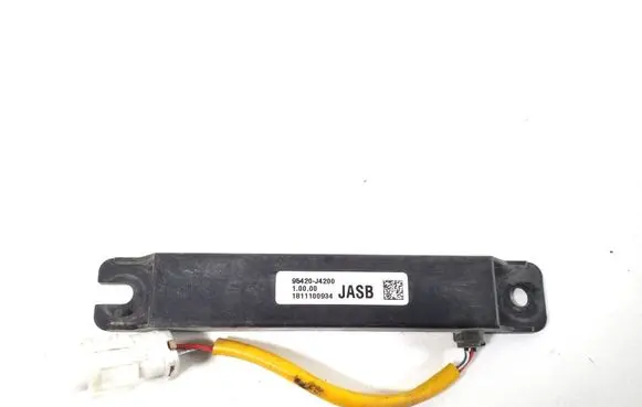 Hyundai Kona I Aerial antenna amplifier 95420J4200