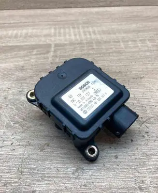 Audi A6 S6 C5 4B Air flap motor/actuator 4B1820511A 0132801127 905