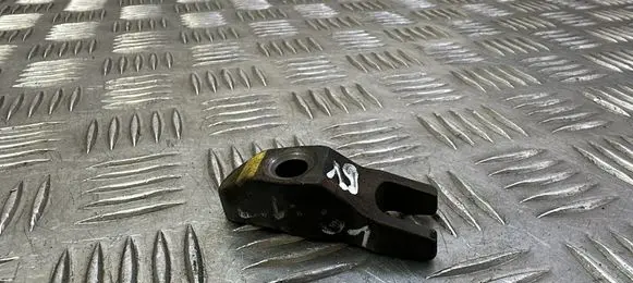 KIA Ceed Fuel Injector clamp holder 