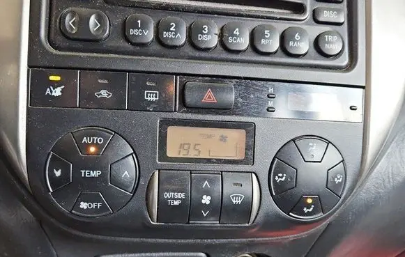 Toyota RAV 4 (XA20) Climate control/heater control trim 88650-42170 IMPRK1444658