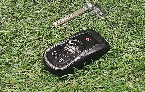 Buick Encore I Ignition key/card 13506665B