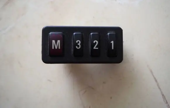 BMW 7 E38 Seat memory switch 8252160 51458252160