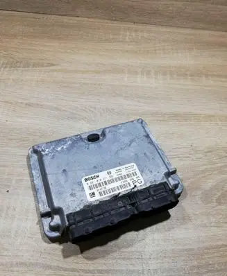 Opel Vectra B Engine control unit/module ECU 0281010271 24417196