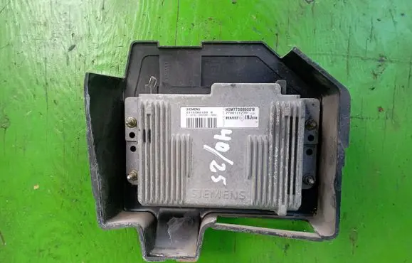 Renault Megane I Engine control unit/module ECU 7700111770