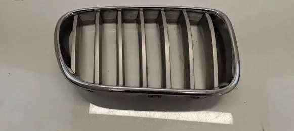 BMW X3 F25 Front bumper upper radiator grill 7210725