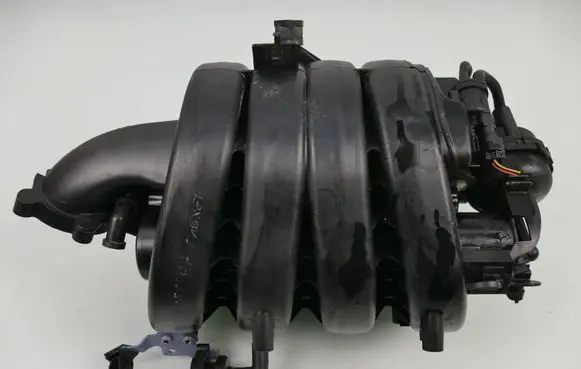 Opel Zafira B Intake manifold 55353313