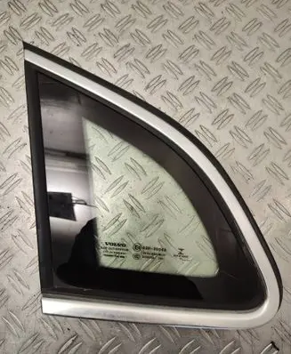 Volvo V40 Rear side window 43R00048 E000255 DOT24M189AS2