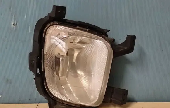 KIA Carens III Front fog light