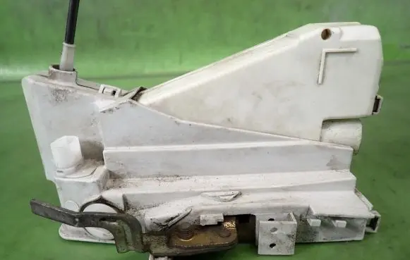 Seat Alhambra (Mk1) Front door lock 93BG220A20DD