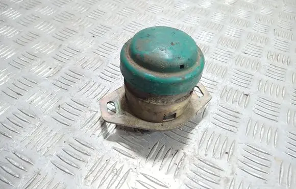 Citroen C5 Engine mount bracket