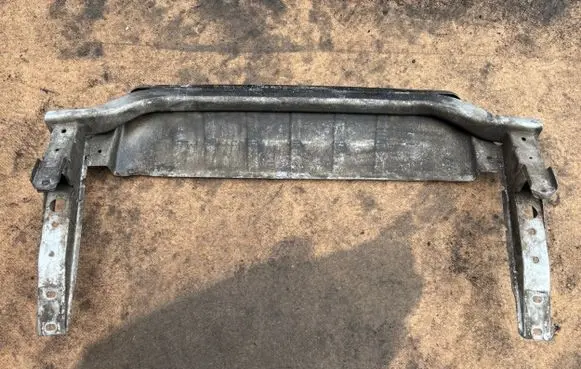Volvo XC90 Front bumper lip 