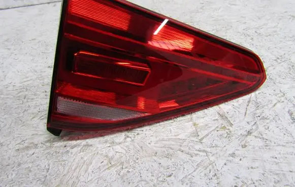 Volkswagen Touran III Tailgate rear/tail lights 5TA945093D L90059824