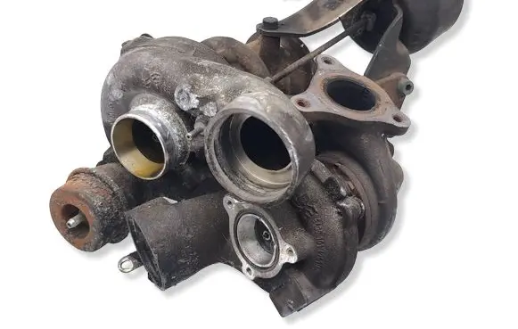 Mercedes-Benz E W212 Turbo A6510904080 A6510902880