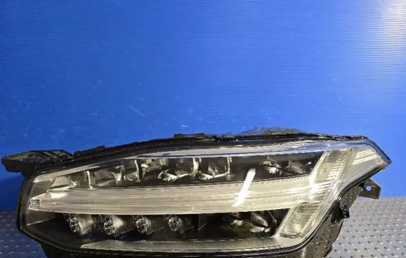 Volvo XC90 Headlight/headlamp 32228296