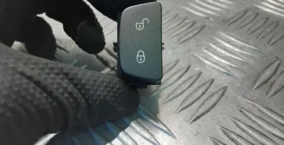 Land Rover Evoque I Central locking switch button BJ3214017AC