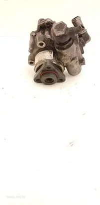 Volkswagen PASSAT B5 Power steering pump 4B0145155R