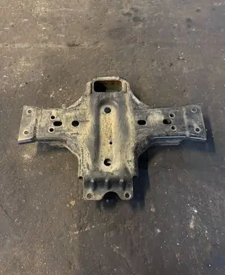 Volkswagen Amarok Engine mount bracket 