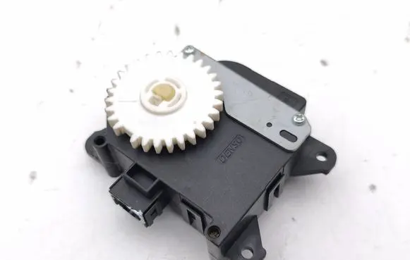 Toyota Avensis T270 Air flap motor/actuator MF1138002800