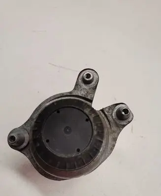 Mercedes-Benz C W205 Engine mount bracket A2052406717