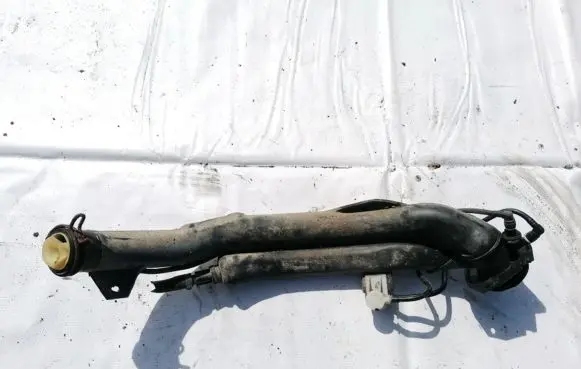 Peugeot 406 Fuel tank filler neck pipe 93117100