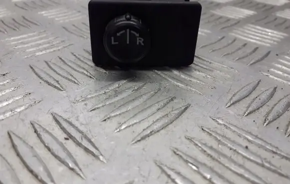Nissan Primera Wing mirror switch