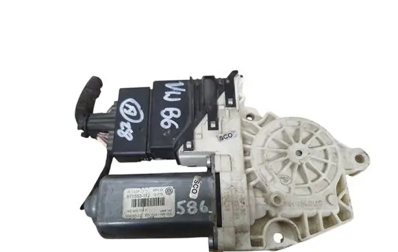 Volkswagen PASSAT B6 Rear door window regulator motor 1K0959704P