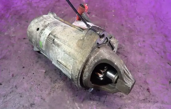 BMW X3 E83 Starter motor 7787354